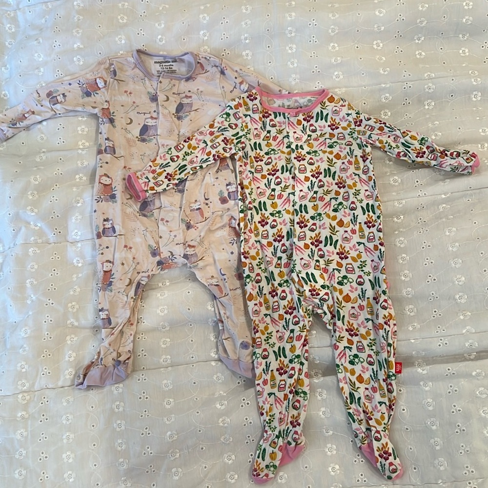 Magnetic Me Bundle. 2 modal footed Magnetic Me Onsies. 3-6 months.